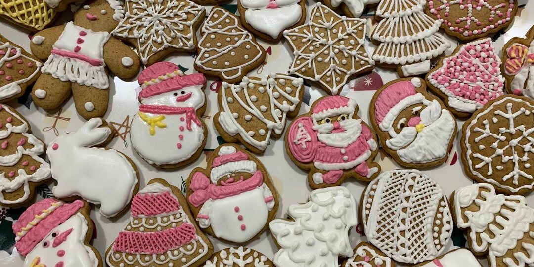 Имбирное печенье с глазурью - пряная выпечка для праздничного чаепития