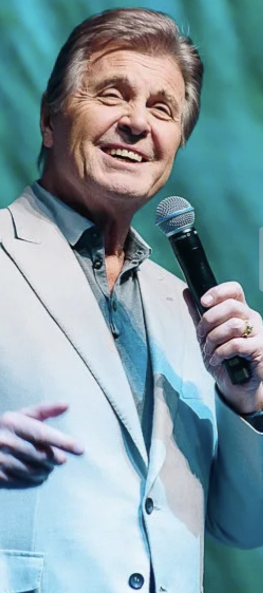 Певец Лев Лещенко, первый исполнитель песни. Фото из открытых источников.