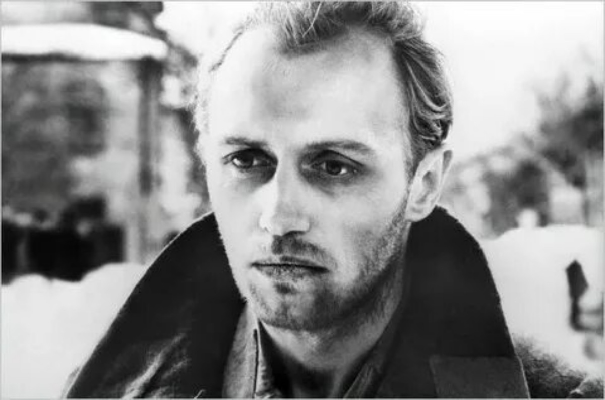 Ларисе Шепитько пришлось пойти на хитрость с гримом, чтобы худсовет утвердил неизвестного уральского актера на главную роль.