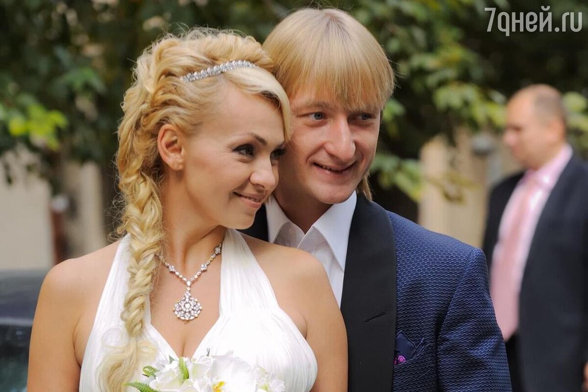    Яна Рудковская и Евгений Плющенко в день свадьбы Социальные сети
