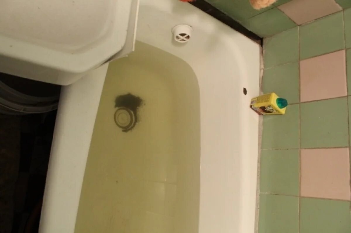    Волгоградцы из дома с мутной водой дошли до Бастрыкина