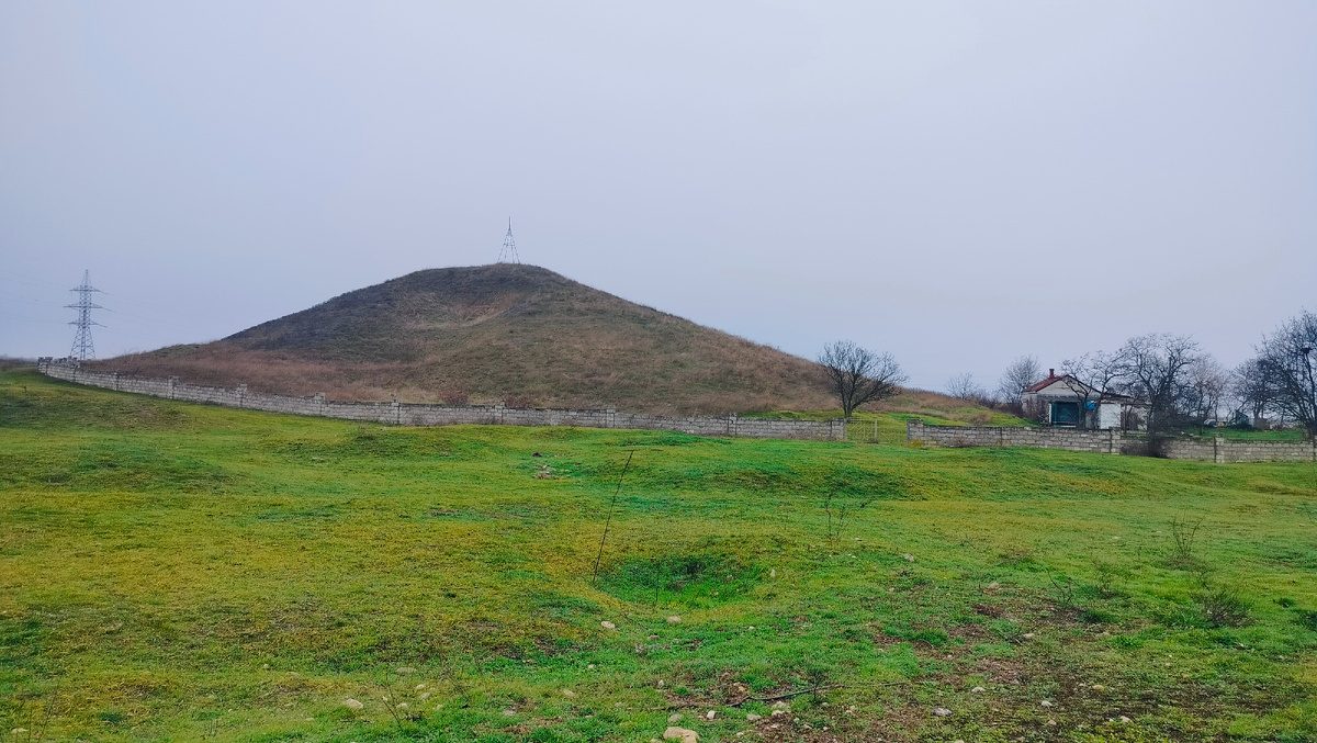 Царский курган в Керчи 