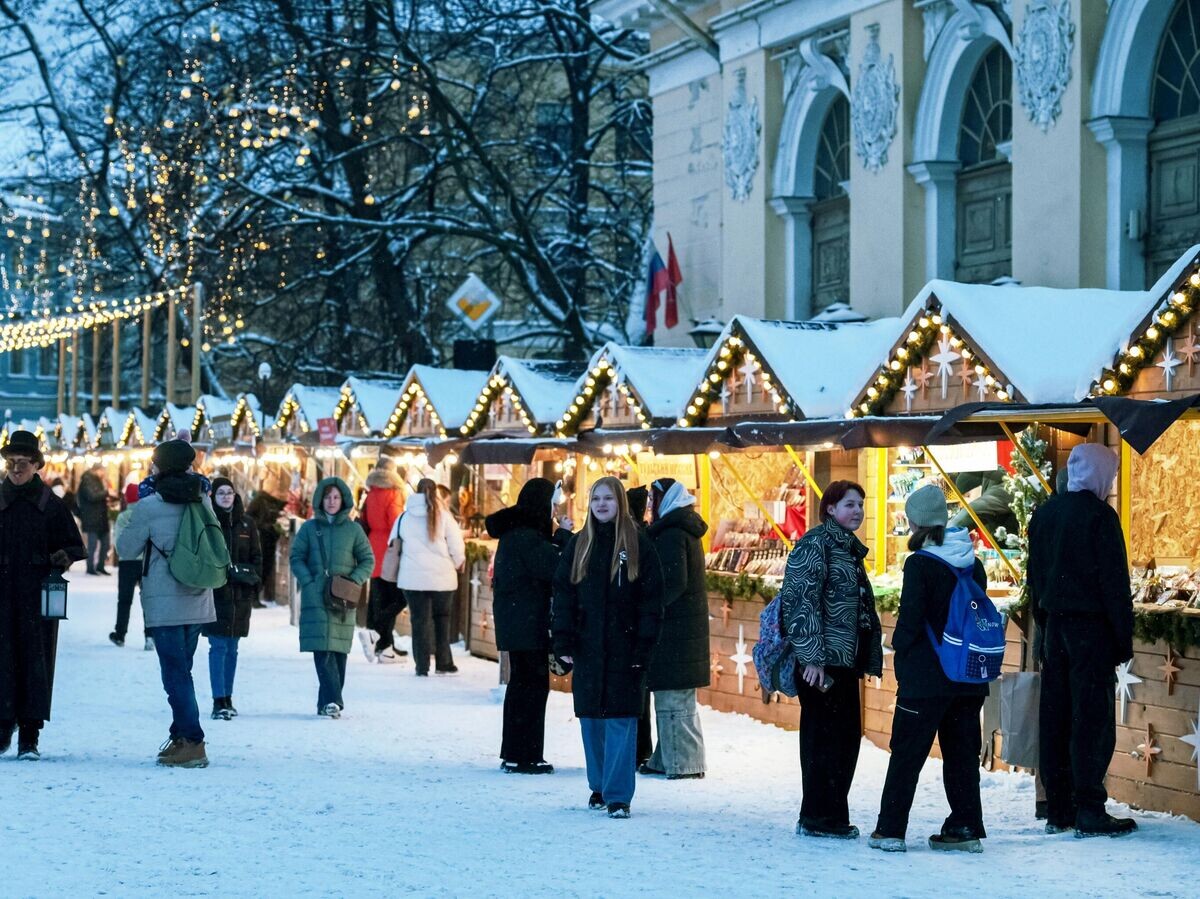    Новогодняя ярмарка в Санкт-Петербурге© РИА Новости . Алексей Даничев