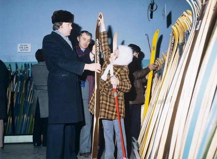 «Лыжи по росту: как советский человек измерял себя в сантиметрах палок»