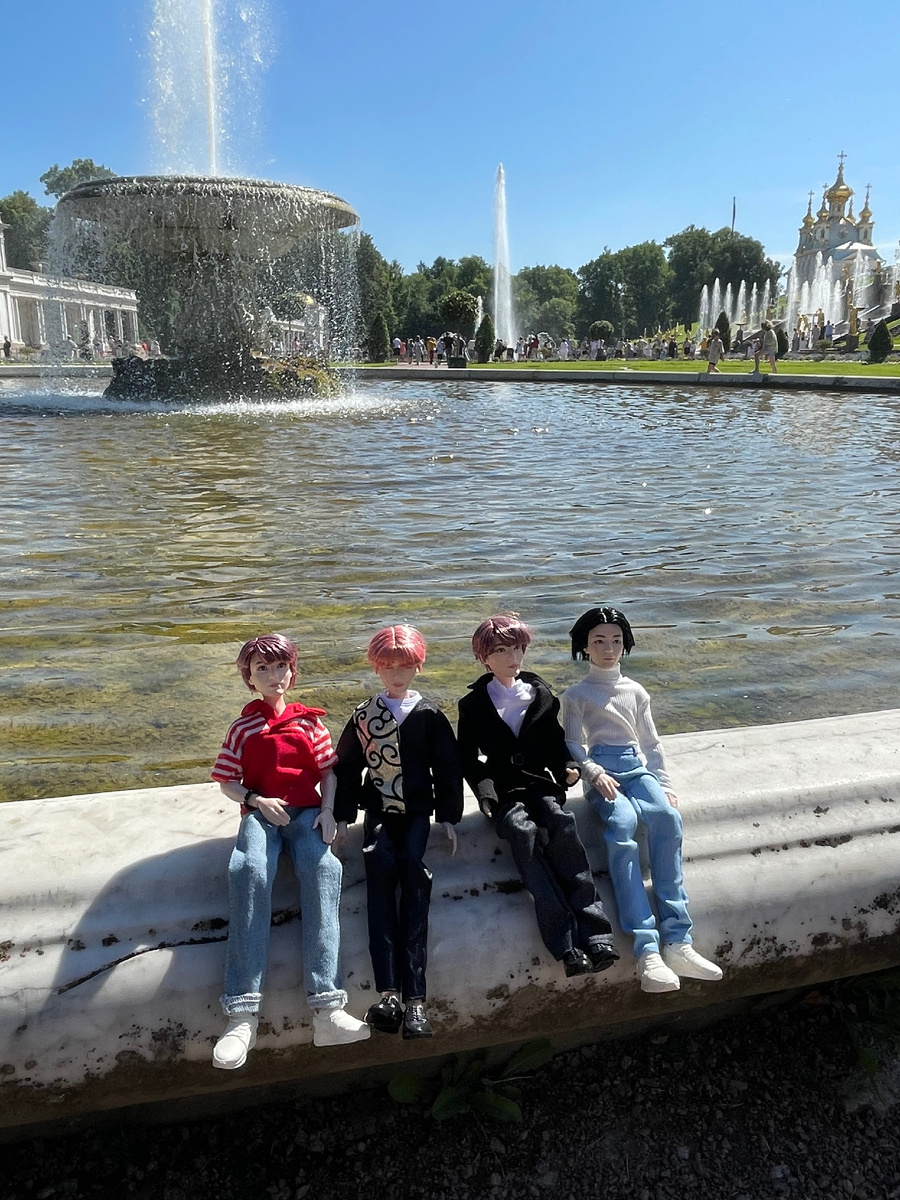 Наши куклы на прогулке в Петергофе