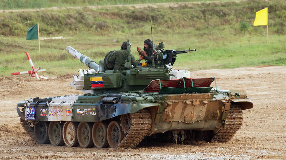 Танк Т-72Б3 экипажа из Венесуэлы на Армейских международных играх на полигоне Алабино в парке «Патриот», 23 августа 2021 года.📷Фото: Эмин Джафаров / Коммерсантъ