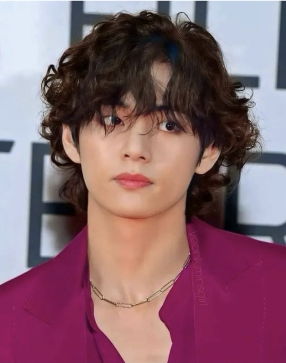 Это точно не фотошоп? Если да, автор указан строчкой на воротнике. 