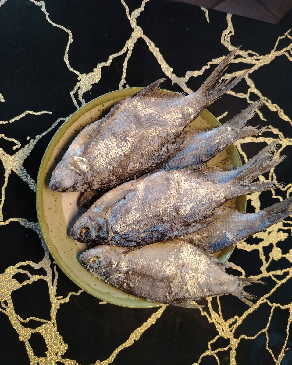 Еще от соли не успел отряхнуть