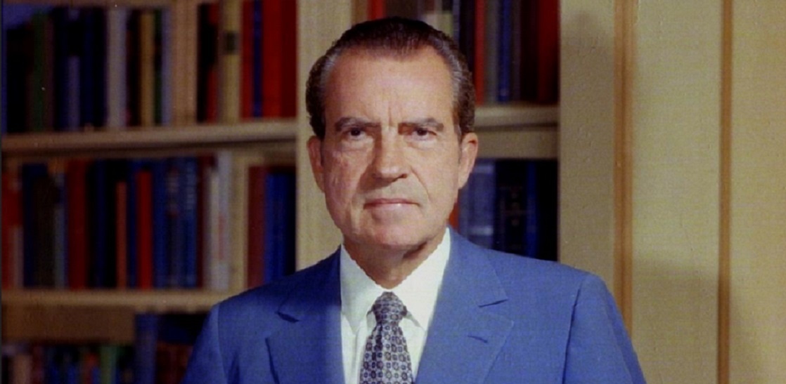 С 20.01.1969г по 9.08.1974г  президентом США был РЕСПУБЛИКАНЕЦ Ричард Никсон, который и утвердил в Панаме диктатуру Омара Торрихоса. (yahoo.com)
