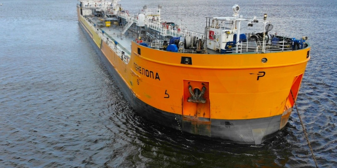 ⛴ Танкер-химовоз ПЕНЕЛОПА на Красноармейском рейде в Волгограде
