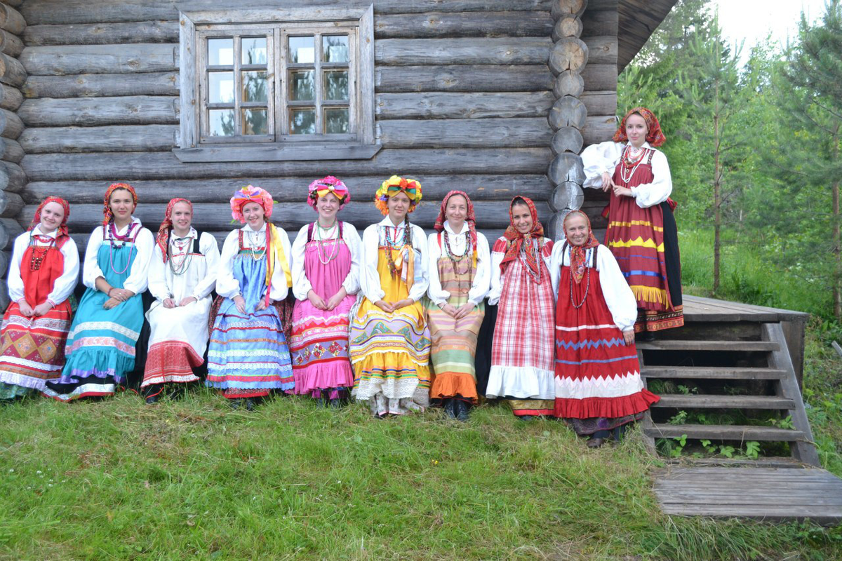 Участники ансамбля "Веретёнце". Фото из открытых источников.