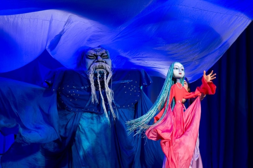    На подмостках Донецкого музыкально-драматического театра имени Бровуна развернулось завораживающее представление. Фото: Министерство культуры ДНР