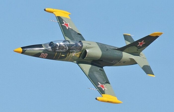 Долгое время пользовались Чехословацкими Альбатросами.