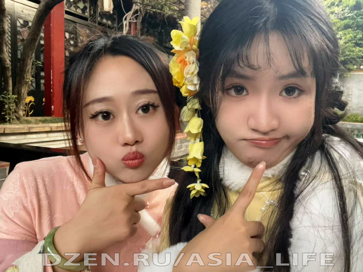 Подружки китаянки 