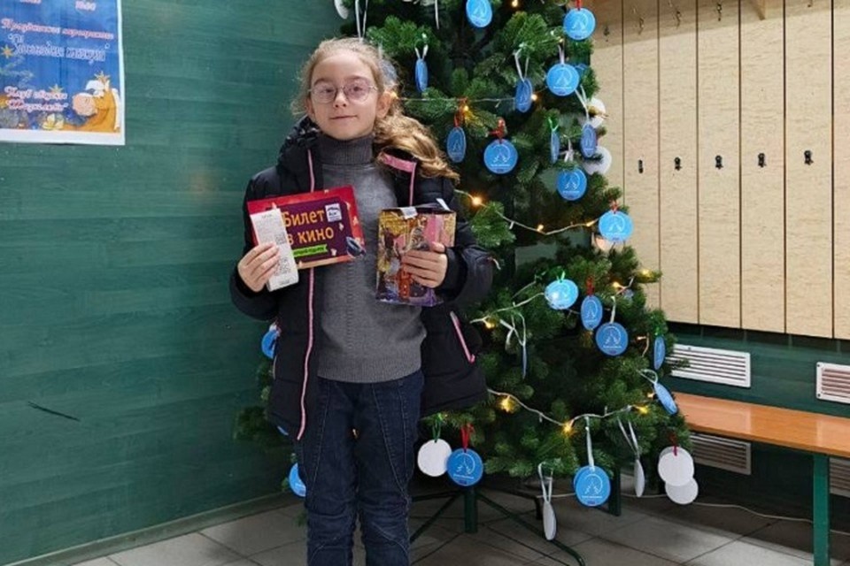    В рамках благотворительной акции дети смогли бесплатно побывать на киносеансах. Фото: t.me/mangush_er