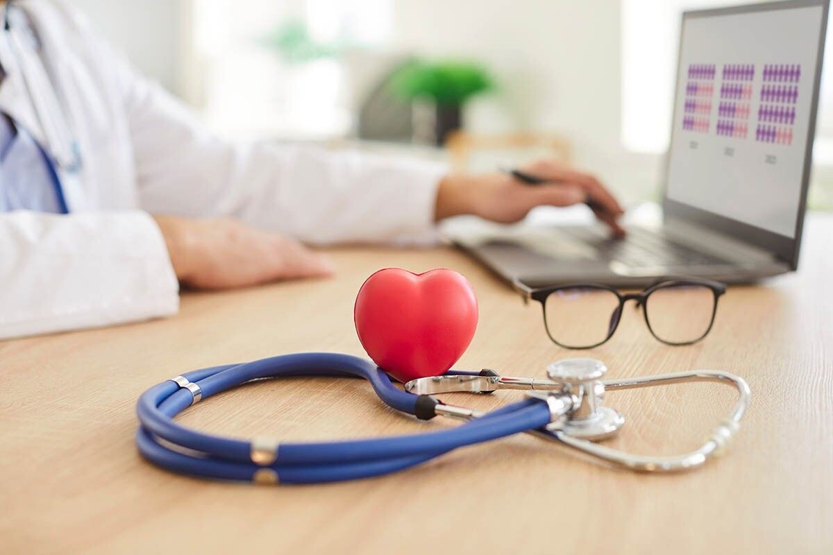 Государству выгоднее, чтобы люди оставались здоровыми и трудоспособными. Источник: Studio Romantic / Shutterstock / FOTODOM📷
