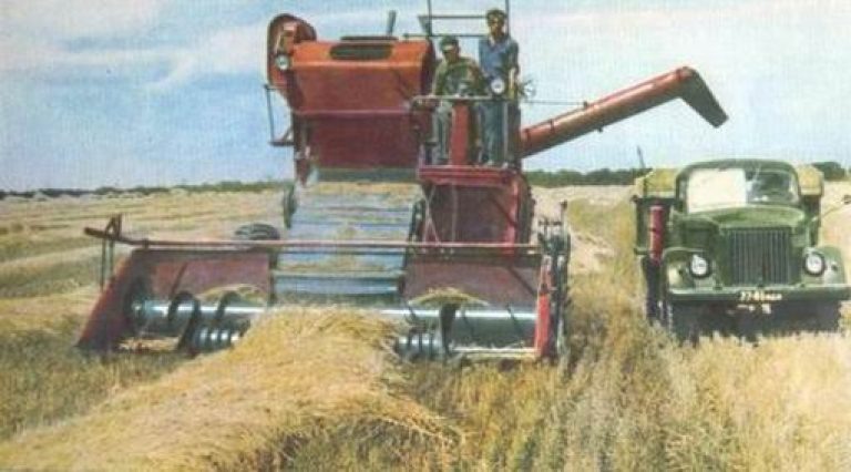 Машина, которая накормила страну: как комбайн С-4 изменил советское сельское хозяйство