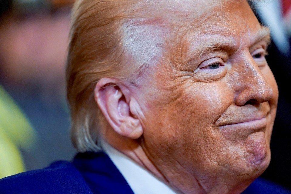    Трамп вводит пошлины в 25% для стран, сотрудничающих с Ираном REUTERS