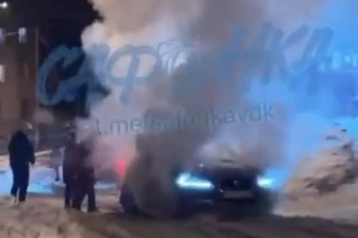    Водитель Jaguar сжёг мотор на подъёме на улице Часовитина во Владивостоке