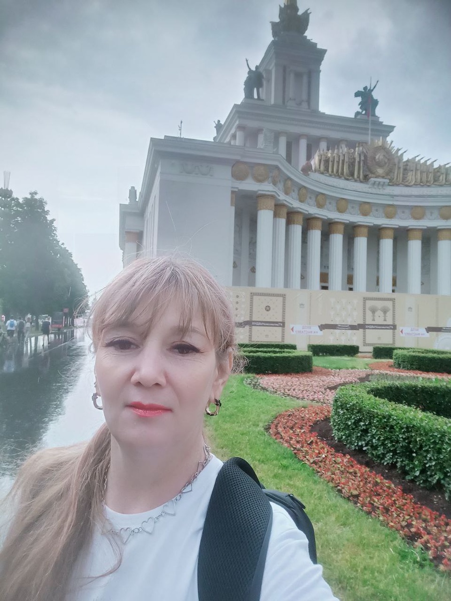 Попали под дождь. Москва. Июнь 2025 год