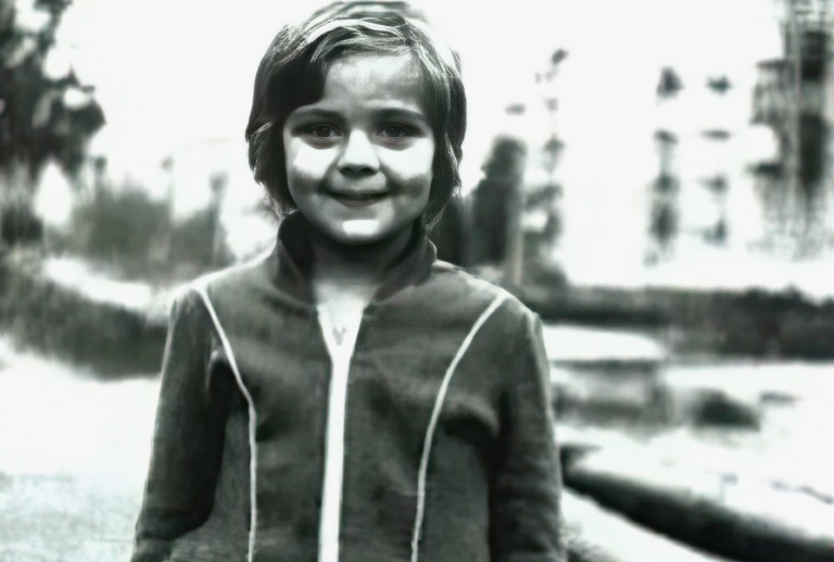 Ирина Пегова в детстве. Яндекс картинки.