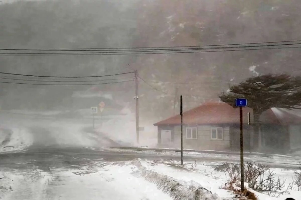    Циклон повредил фасады домов и оборвал кабель на Итурупе