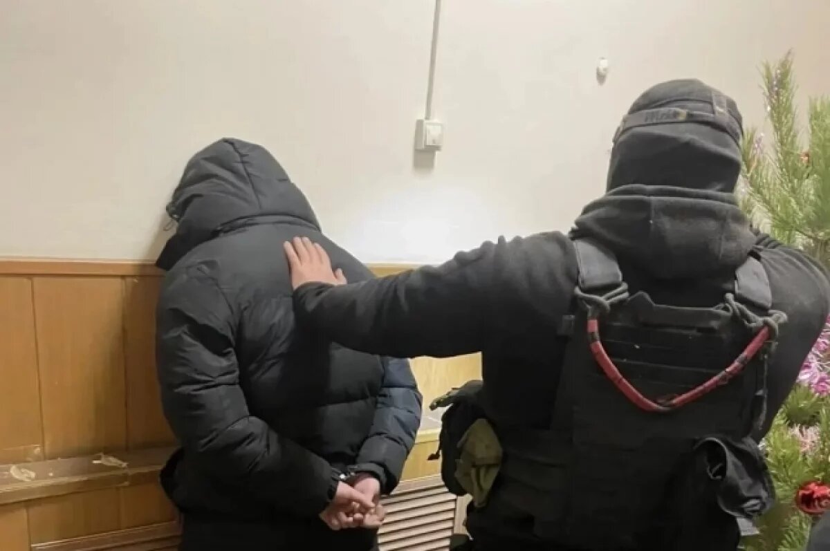    Полицейские задержали подозреваемого в убийстве около кафе в Чите