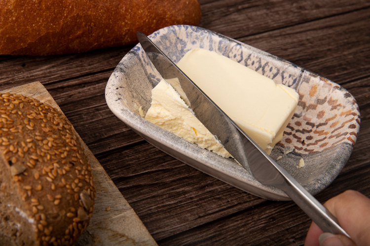    «Мы активно обсуждали резкий рост цен на сливочное масло в мире — порядка 40 или 60 процентов, что выше, чем даже темпы роста, которые были в России».   
Фото: ru.freepik.com