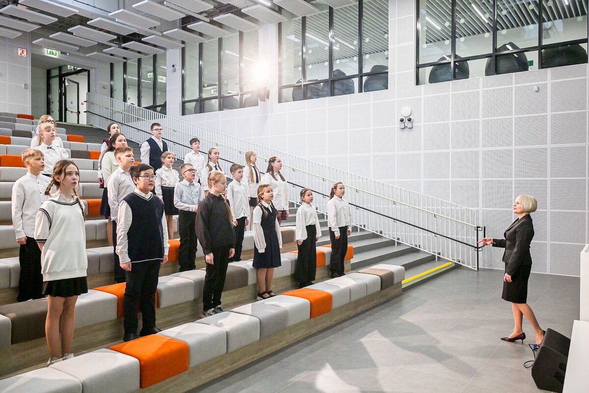    В Коммунарке торжественно открыли новое здание школы