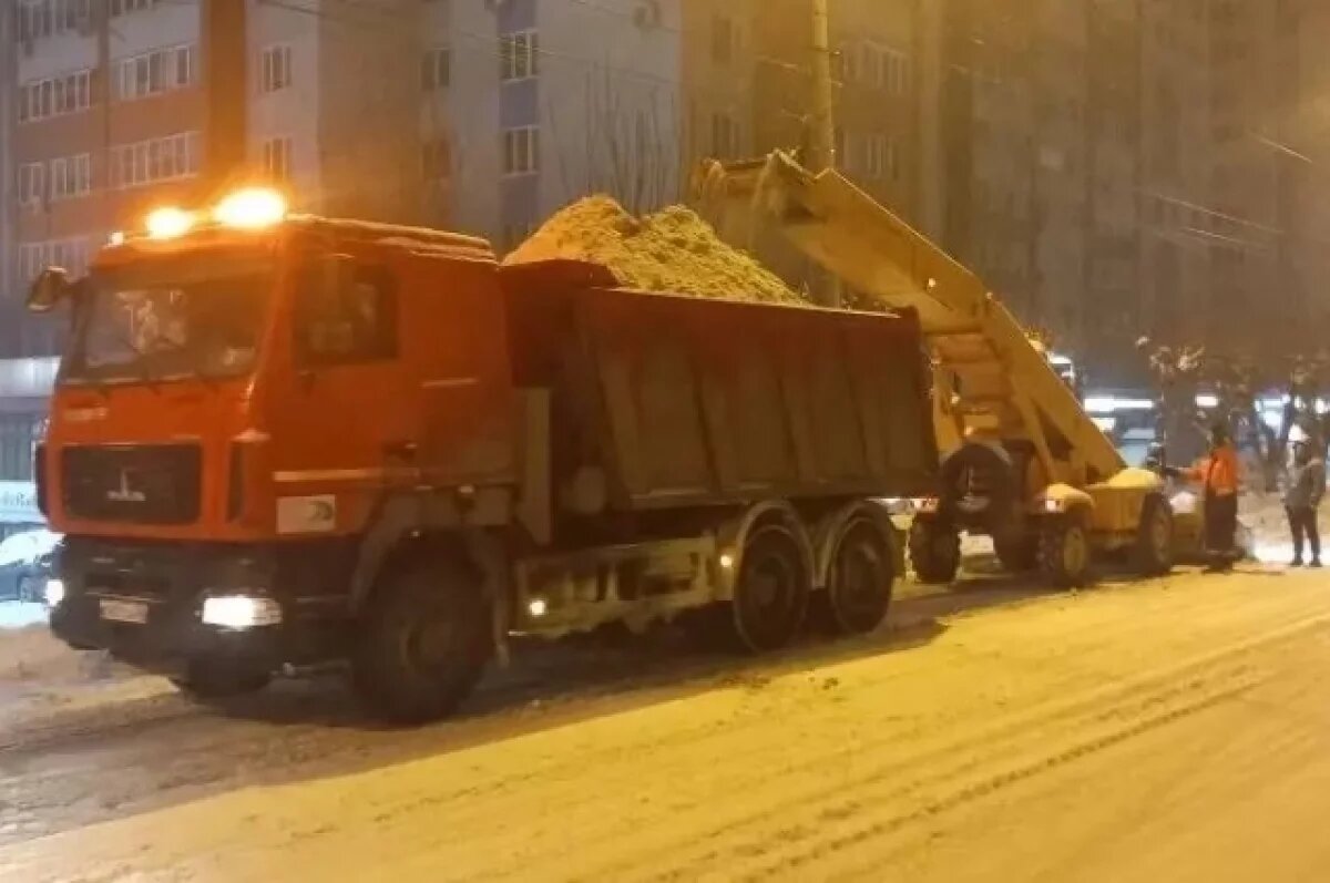    Денисов: отработали все магистрали, дороги находятся в проезжем состоянии