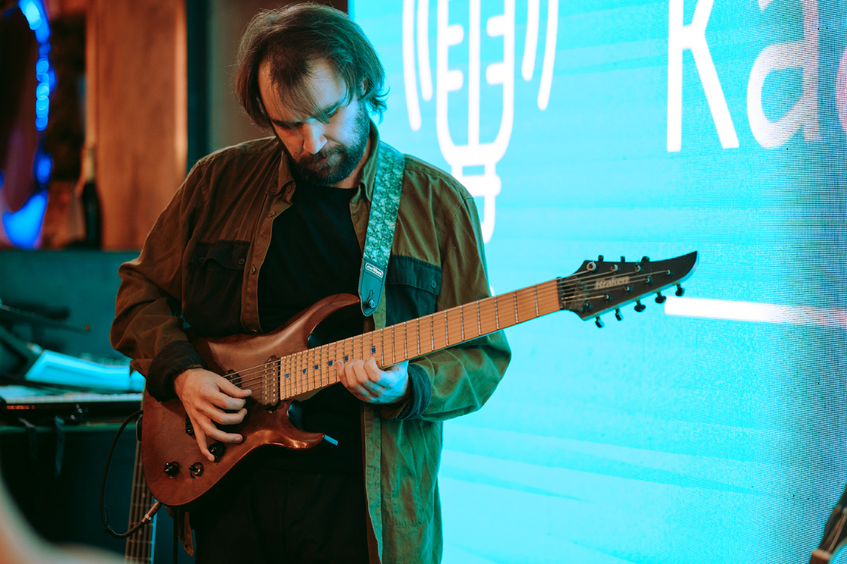 Как за три месяца научиться играть любимую песню