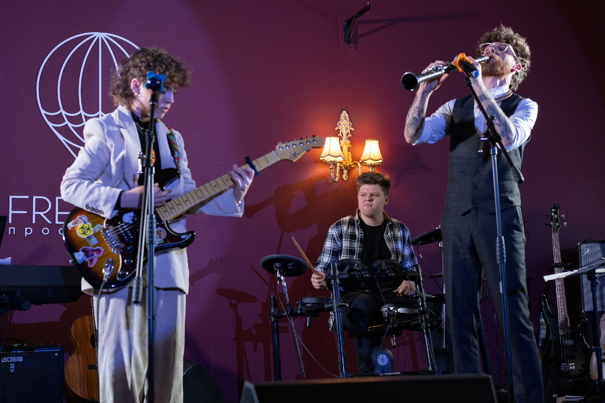 Пять песен на гитаре, которые реально выучить за месяц