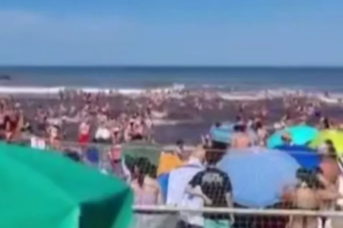    Из-за цунамиподобной волны в Аргентине погиб человек и еще 35 пострадали