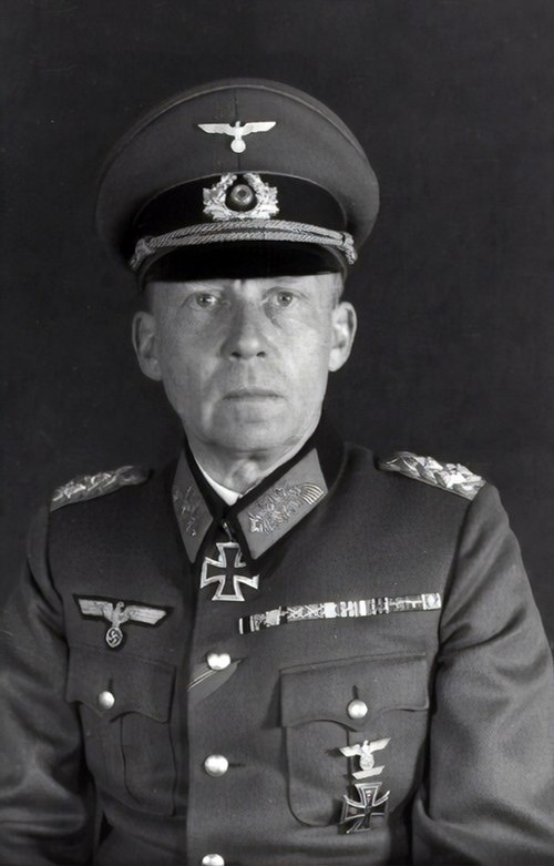 Готхард Карл Федор Хейнрици (25 декабря 1886, Гумбиннен, Восточная Пруссия — 13 декабря 1971) — германский военачальник, участник Первой и Второй мировых войн