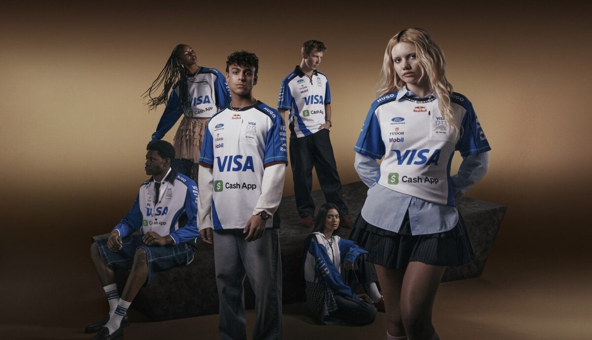   Новая одежда Visa Cash App Racing BullsФото: Zach Apo-Tsang
