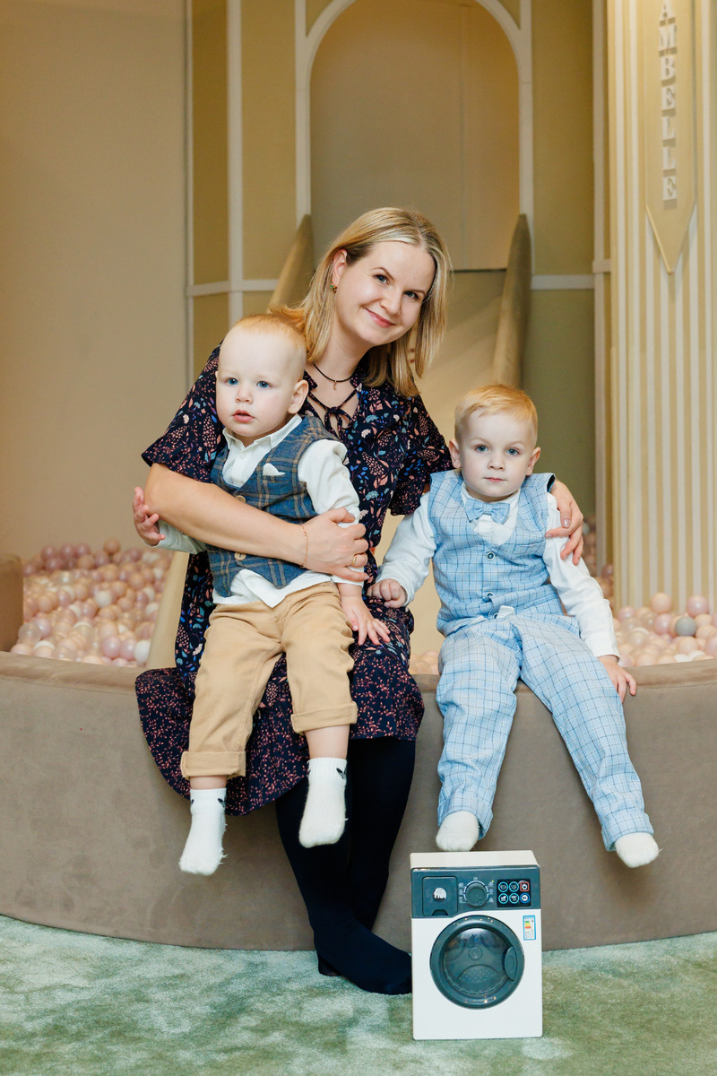 Я с Колей и Гришей (он тут немного заваливается назад)