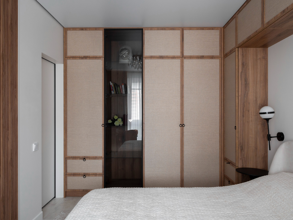 Шкаф в спальню с эффектом тканевых фасадов, производство - ателье мебели СУНГИРЬ