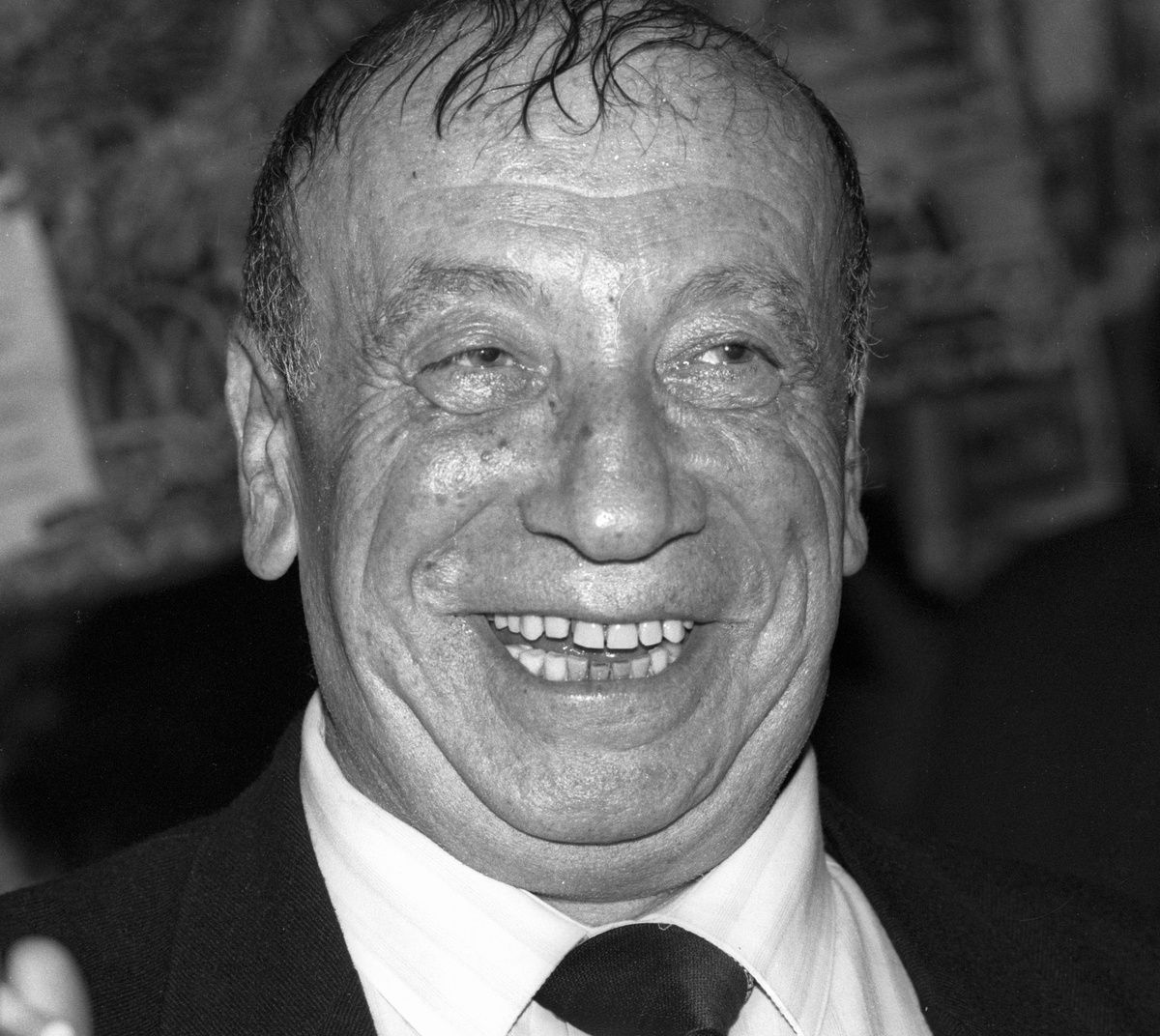    Окончив школу, Аркадий поступил в Московский авиационный институт, но после первого курса перевёлся на юридический факультет МГУ / РИА Новости