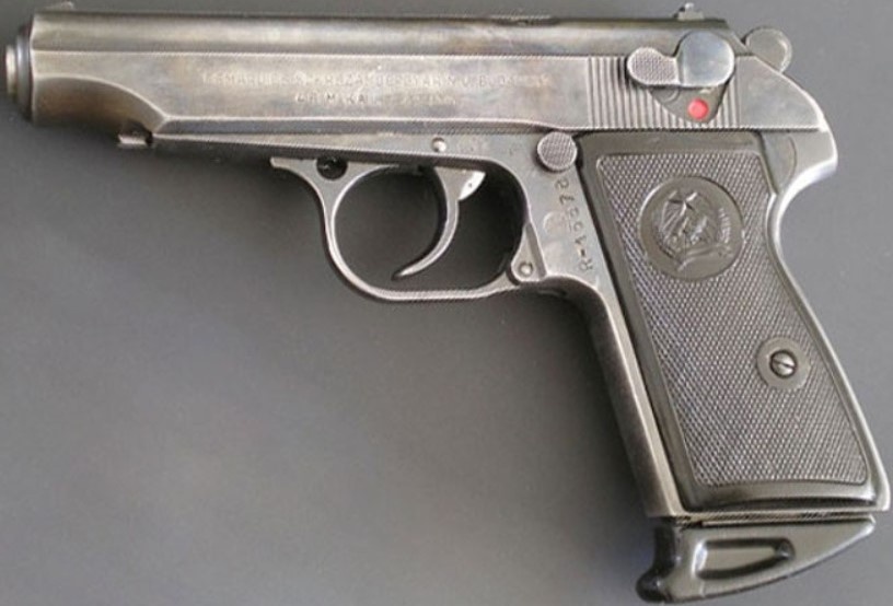 Пистолет 48М.