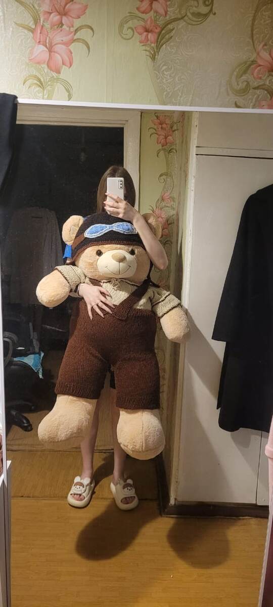 Реставрация игрушек и вязать им обновки одно из хобби.