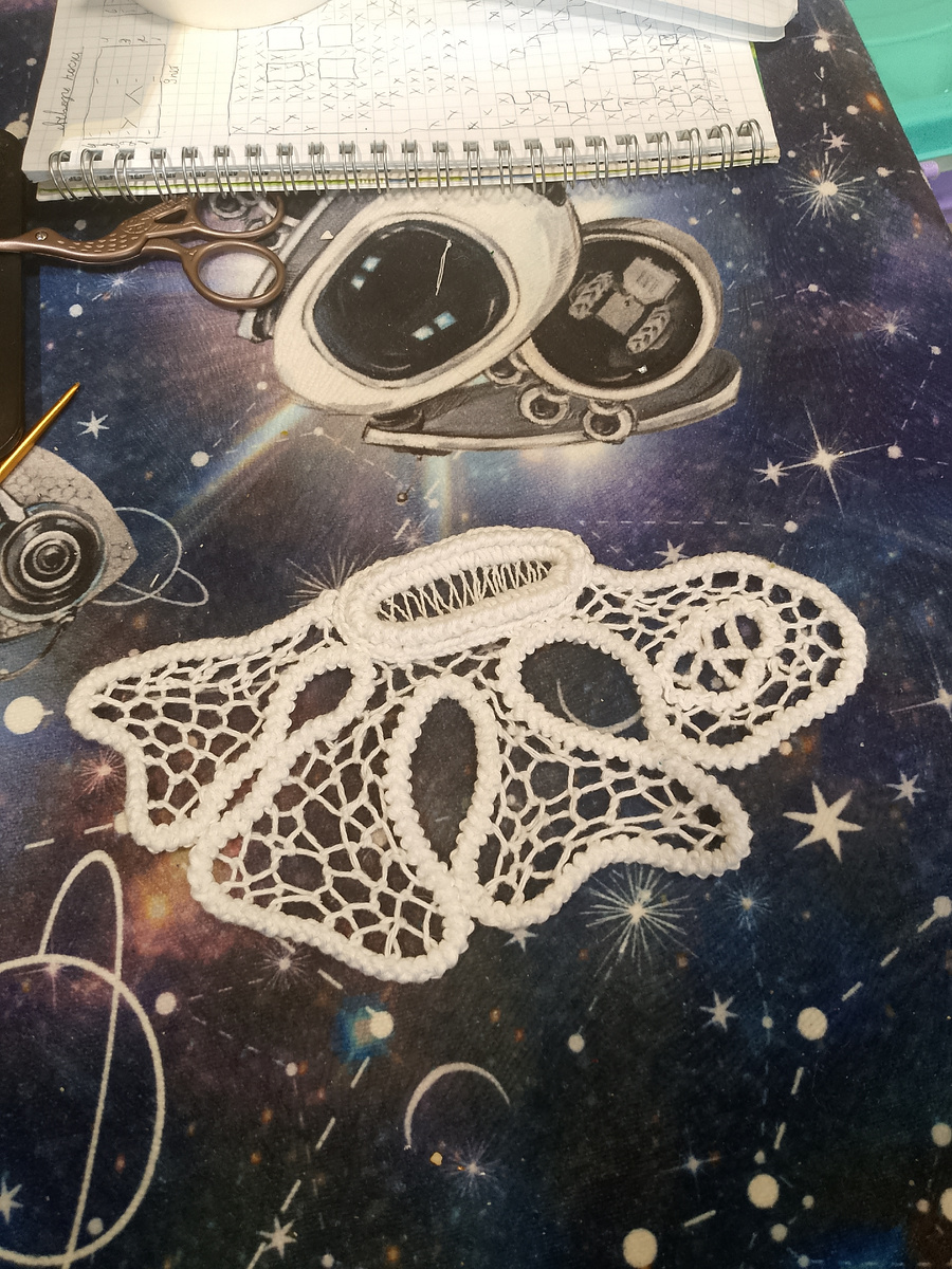 Проба "пера" . Набивание руки по ирландскому кружеву.