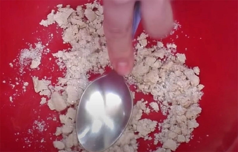 Универсальное дрожжевое тесто без хлопот: секрет воздушной выпечки без яиц и молока