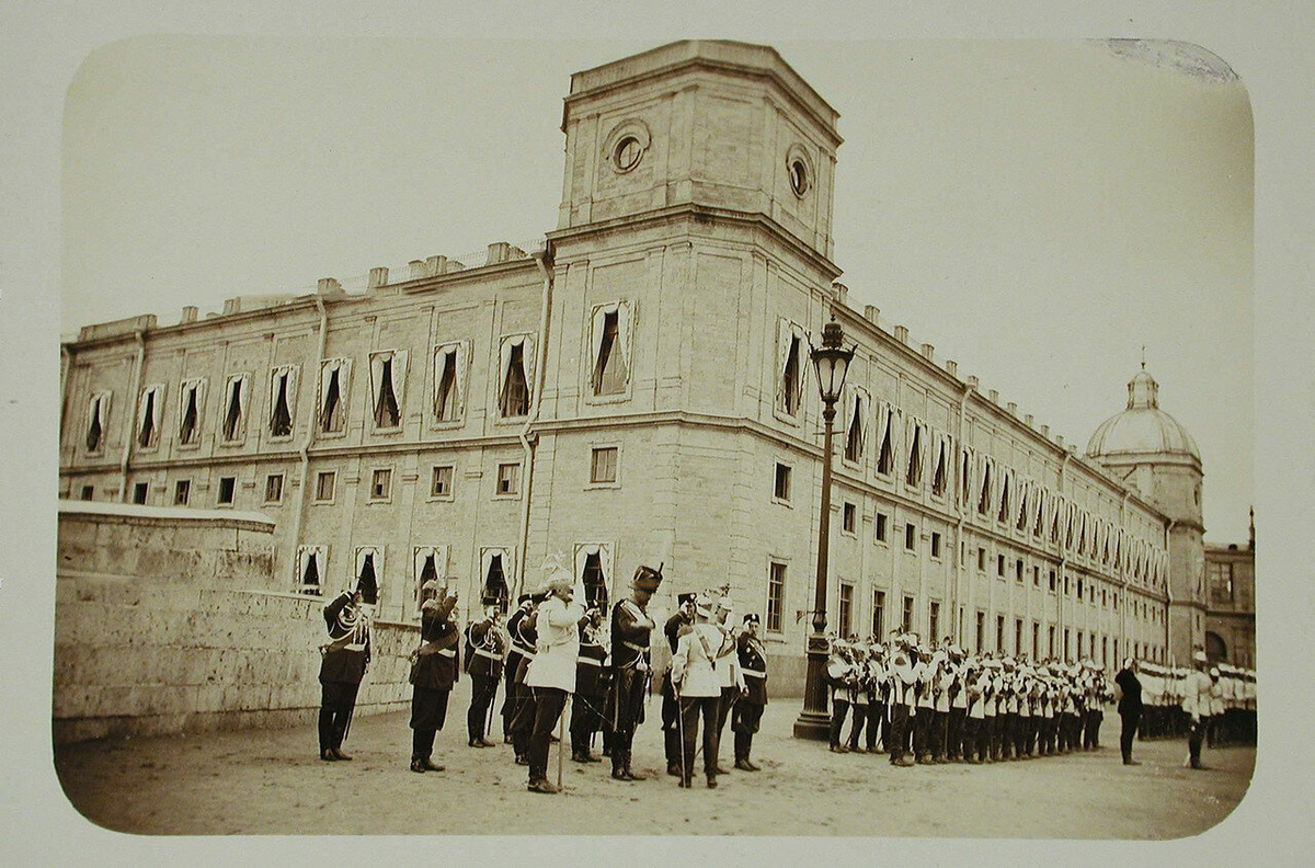 Дворец в Гатчине до революции 1917 года. Фото из интернета
