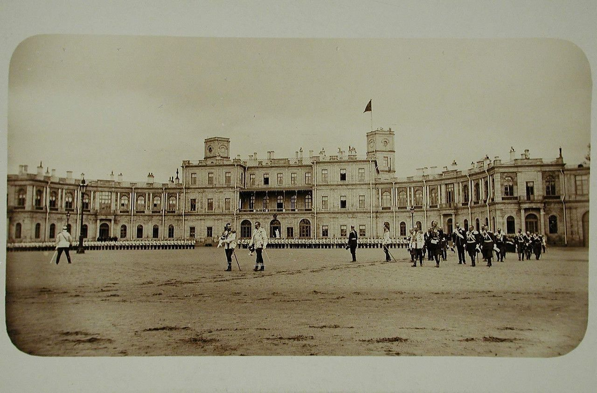 Дворец в Гатчине до революции 1917 года. Фото из интернета