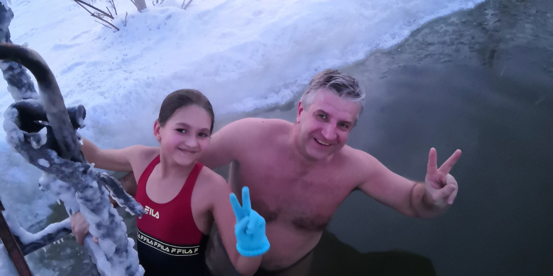 Крещенские купания. Как подготовиться к Крещению. Стоит ли закаляться перед окунанием в прорубь?