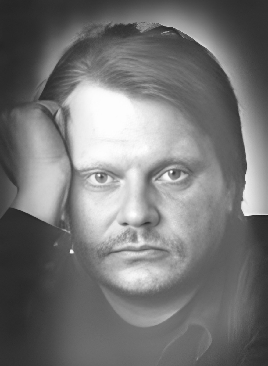 Доктор Александр Строганов, литератор.