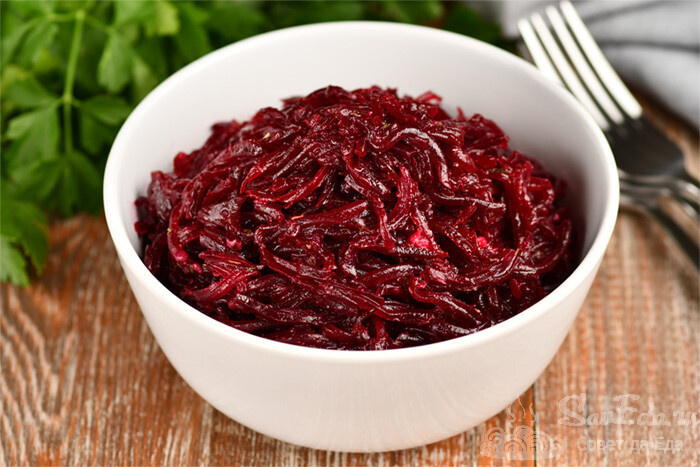 Очень вкусные салаты со свеклой на каждый день (5 вариантов)