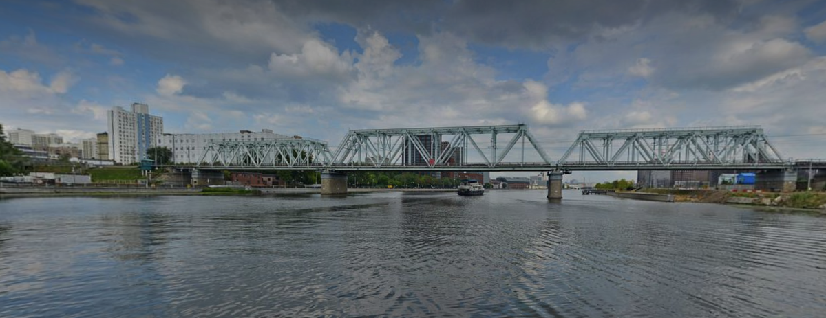 Даниловский ж/д мост в 2022 году. Вид в сторону Автозаводского моста. Яндекс.Панорамы.
