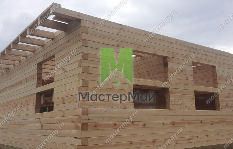 Стена дома из бруса