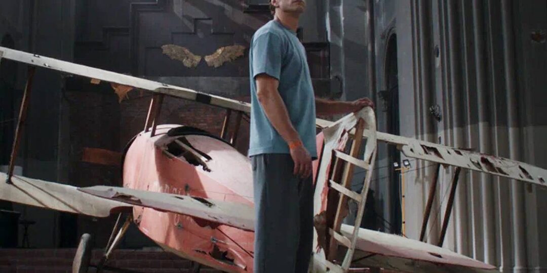 «Авиатор»: деньги потратили, а лететь не на чем. Почему новое кино от Кончаловского провалилось с красивым шумом